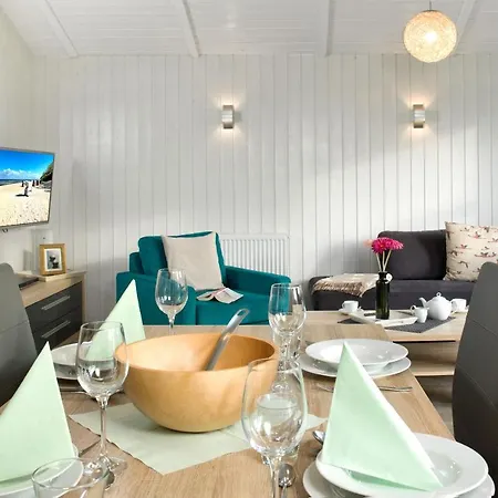 Dom wakacyjny Daenische Ferienhaeuser Am Salzhaff Haus Poseidon *